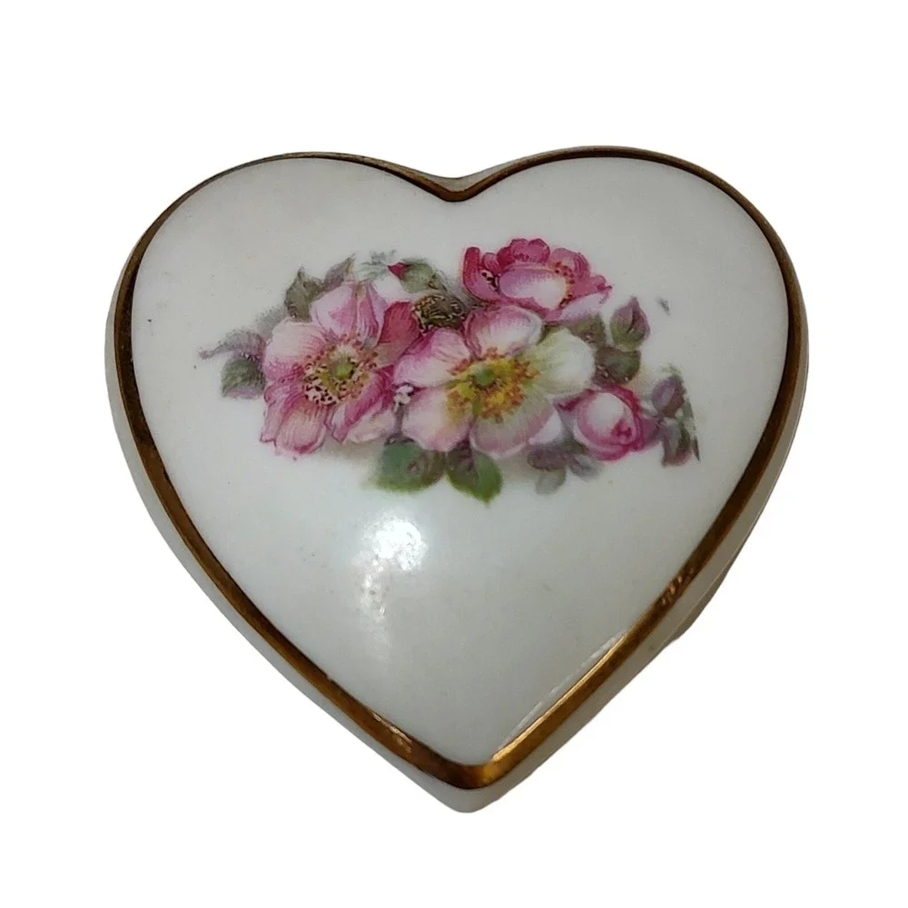 Gerold Porzellan Trinket Box‎ Tettau Bavaria Heart Shaped Floral Gold Accents